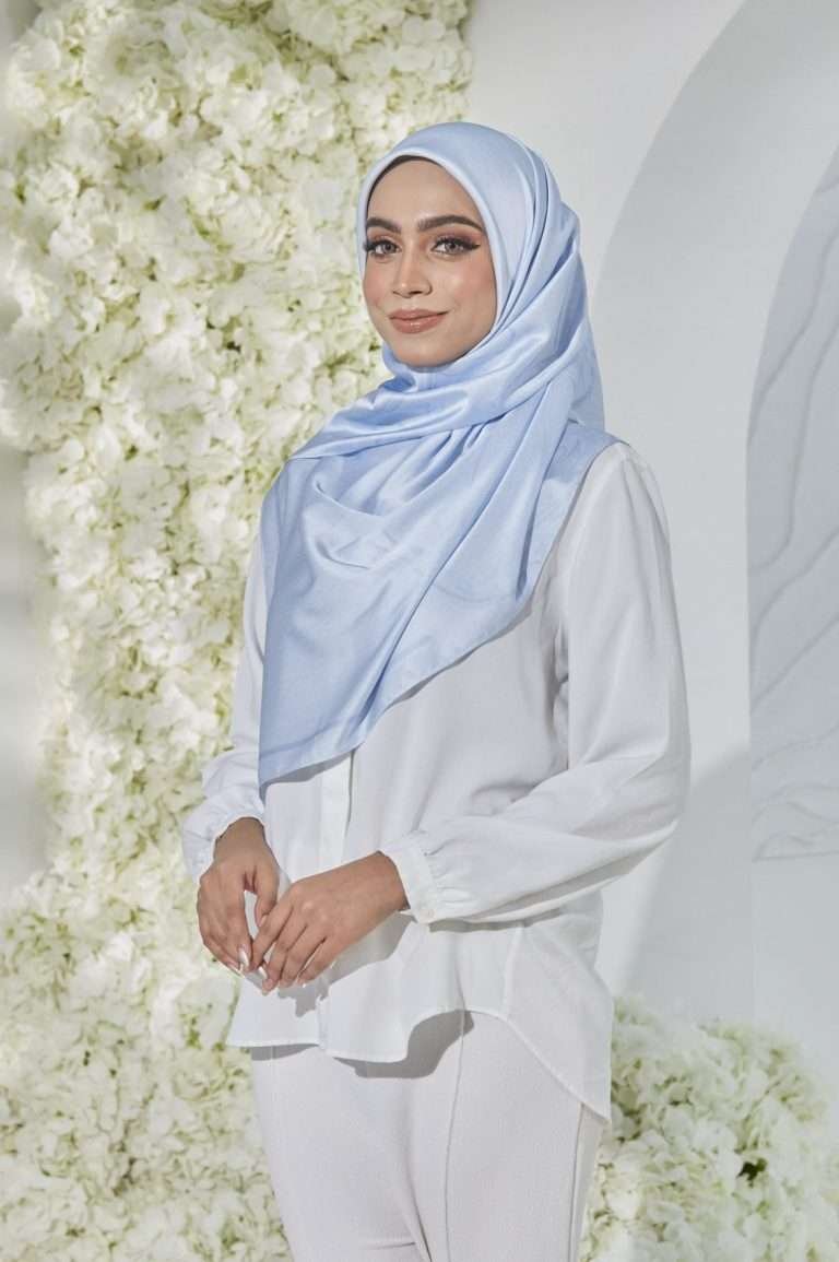 IRIS SQUARE HIJAB in Azure Tranquility (BLUE)