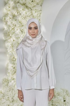 IRIS SQUARE HIJAB in Radiant Serenity (GOLD)