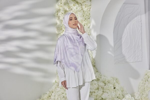 IRIS SHAWL in Harmony Haven (LILAC)