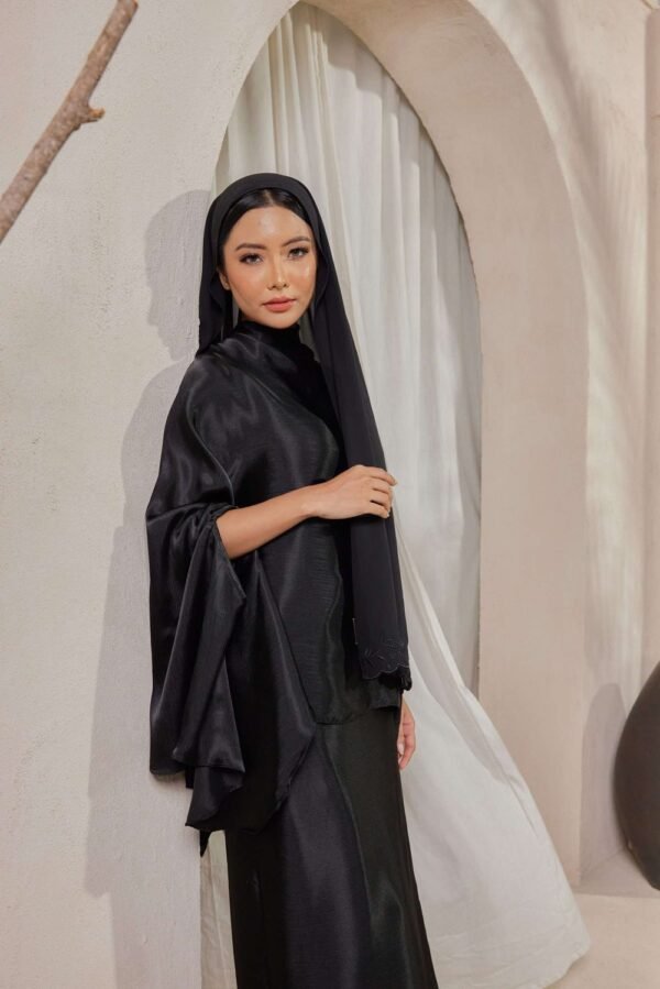 JASMINE LUXE SERIES in Classic Black