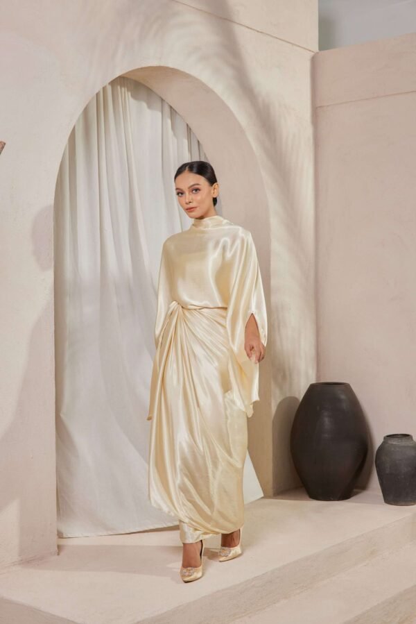 JASMINE LUXE SERIES in Moon Gold