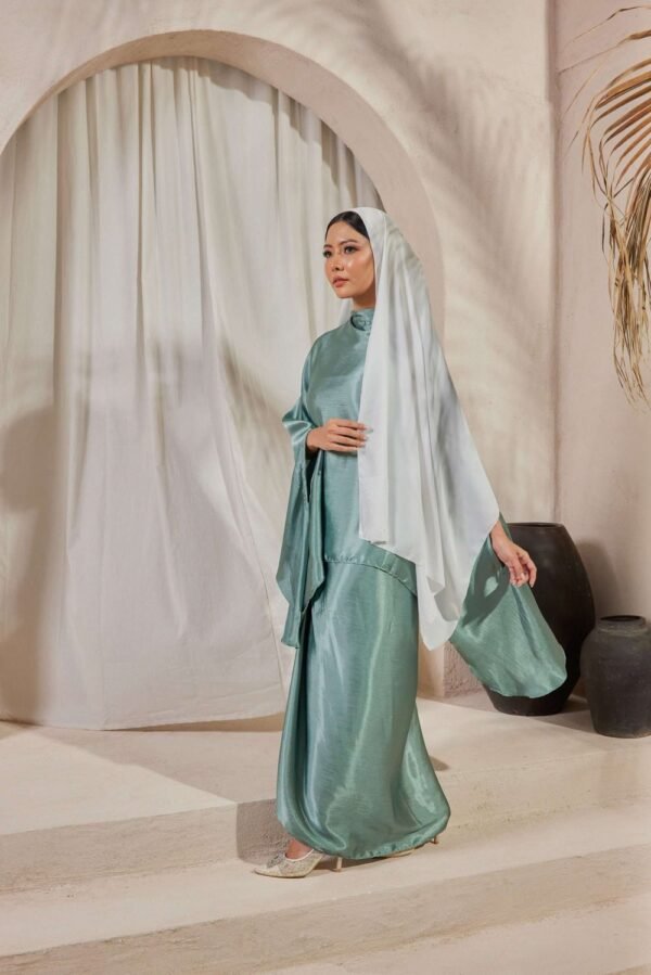 JASMINE LUXE SERIES in Majestic Teal