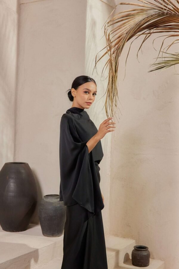 JASMINE SERIES In Classic Black