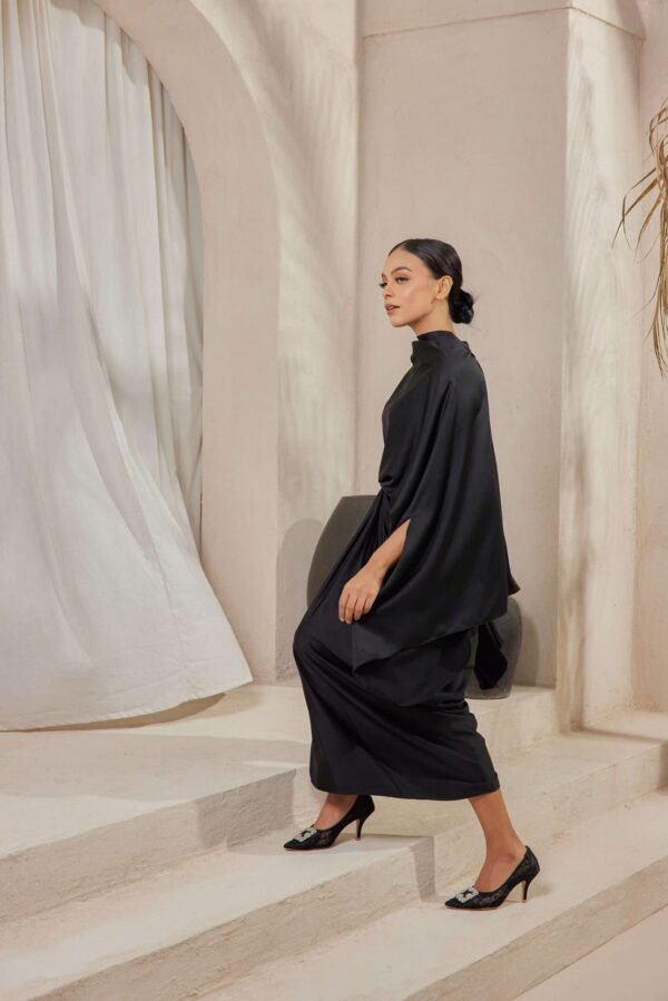 JASMINE SERIES In Classic Black