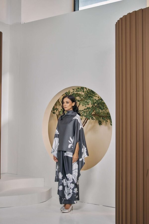 JASMINE PRINTED, LIMITED SERIES in Shadow Grey