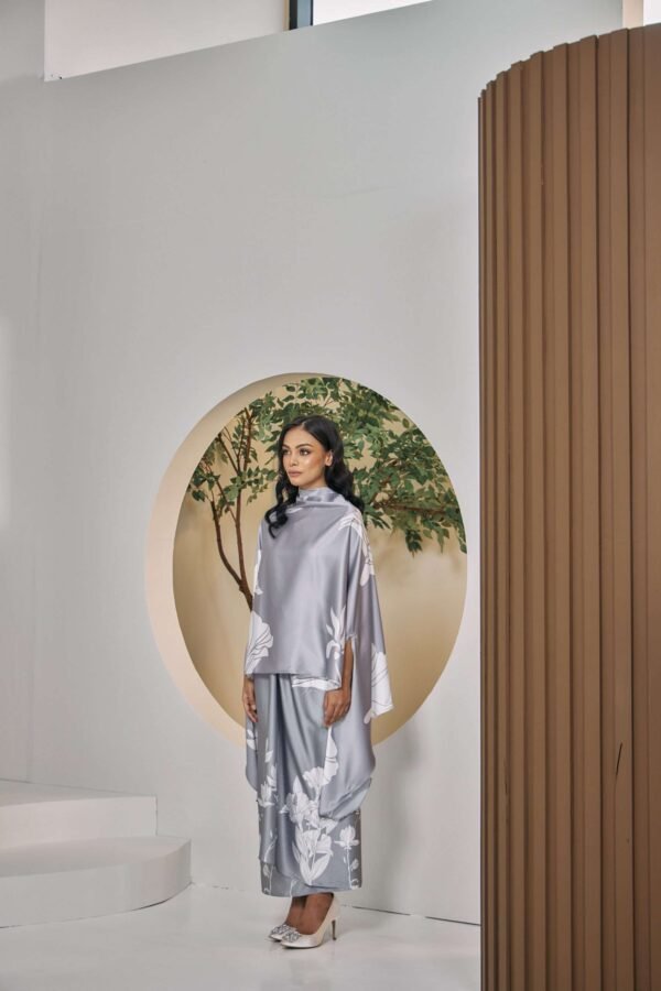 JASMINE PRINTED, LIMITED SERIES in Roman Silver