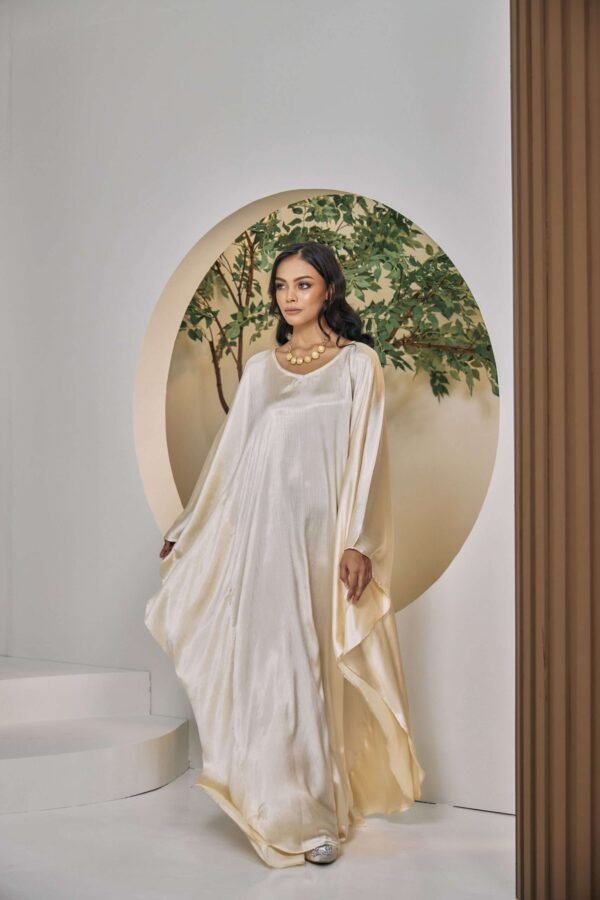 m10486 Azalea Series in Moon Gold