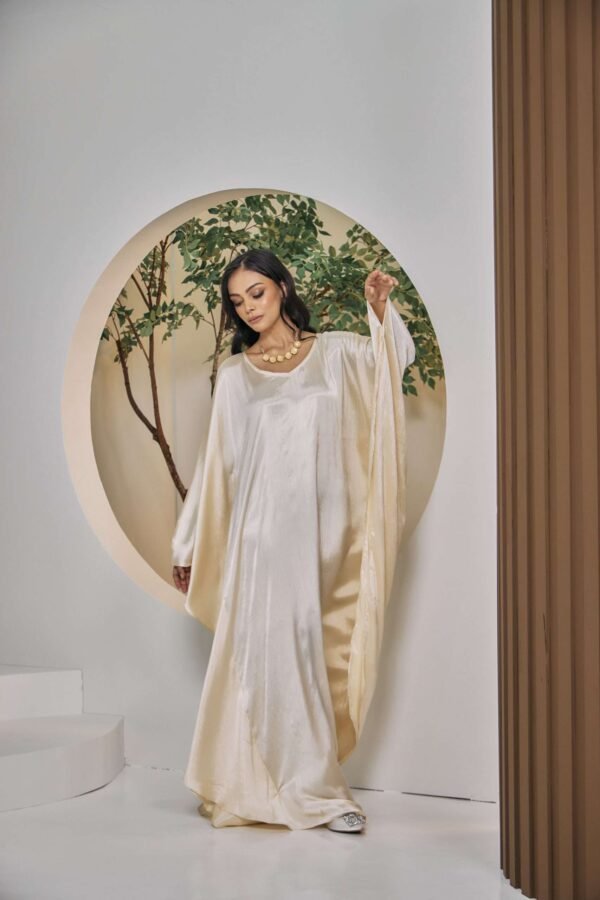 m10488 Azalea Series in Moon Gold