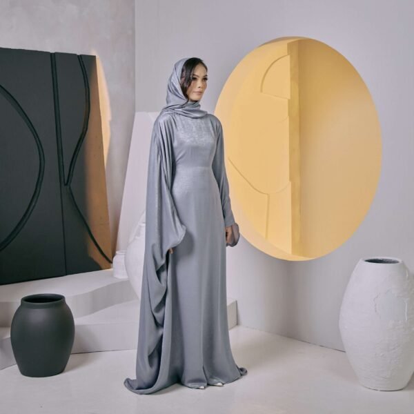 SAMARA ABAYA in Moon Silver