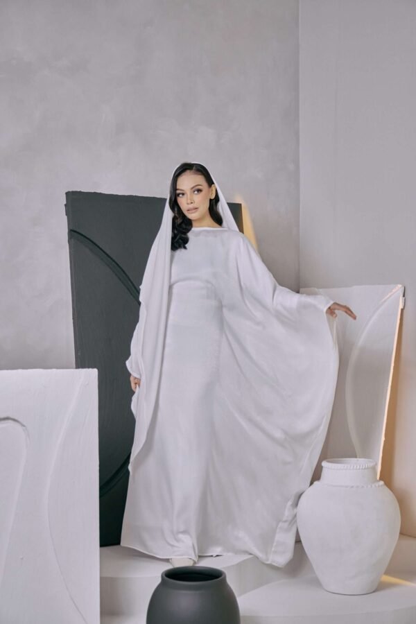 SAMARA ABAYA in Pearl White