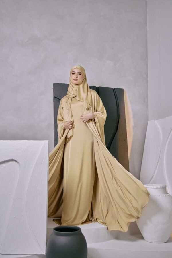 MEDINA ABAYA in Champagne Gold