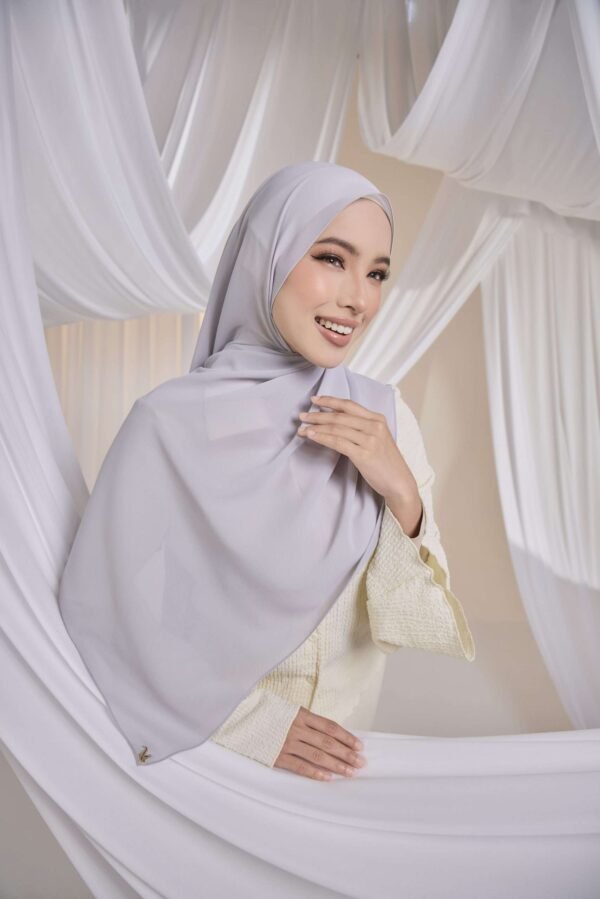 Qalbu Shawl in Dusty Silver