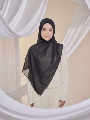 Qalbu Shawl in Classic Black