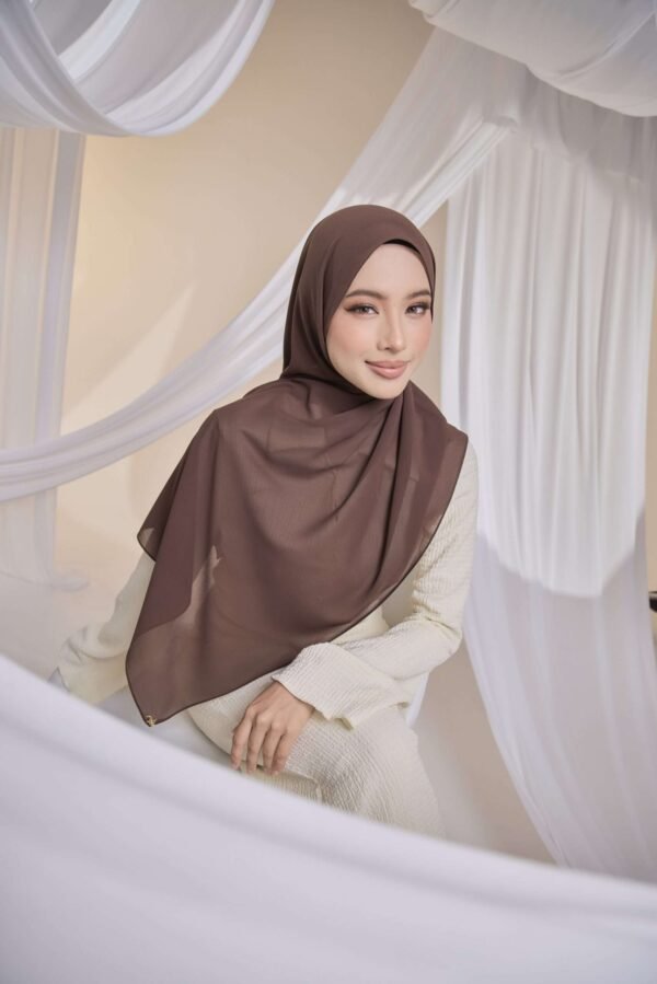 Qalbu Shawl in Dark Brown