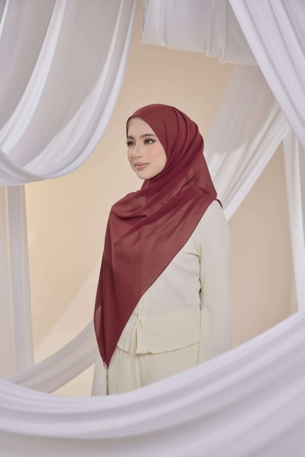 Qalbu Shawl in Ruby Maroon