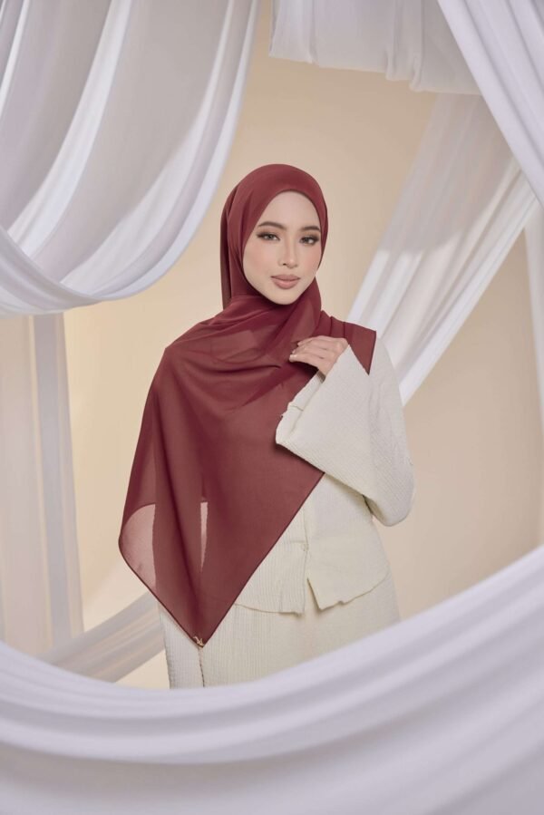 Qalbu Shawl in Ruby Maroon