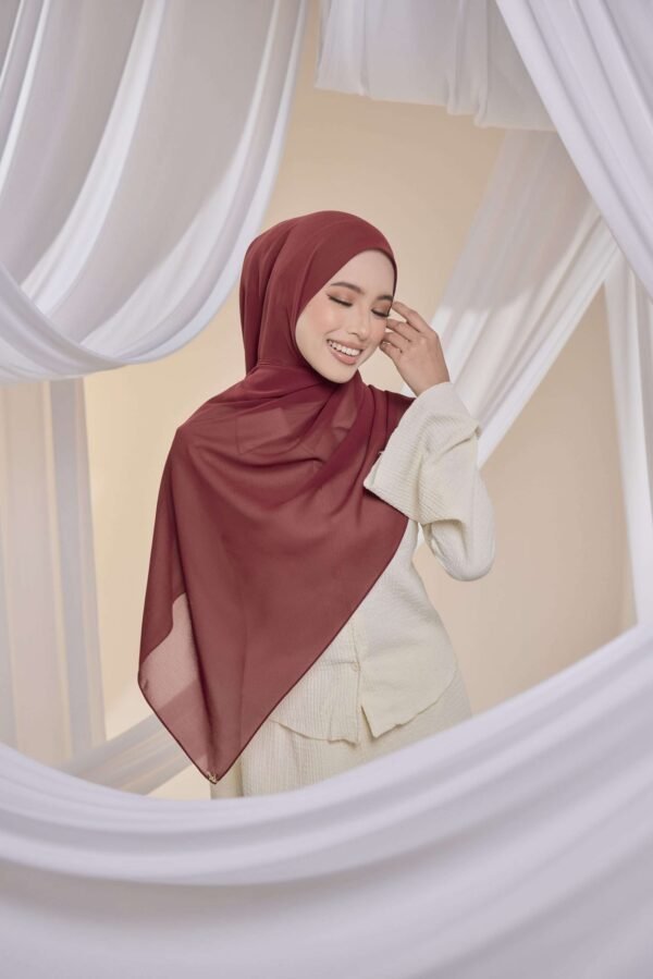 Qalbu Shawl in Ruby Maroon