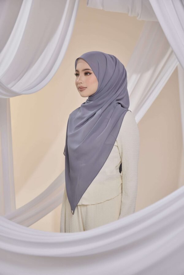 Qalbu Shawl in Ash Grey