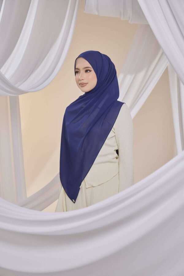 Qalbu Shawl in Dark Blue