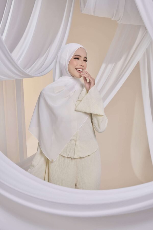 Qalbu Shawl in Creamy White