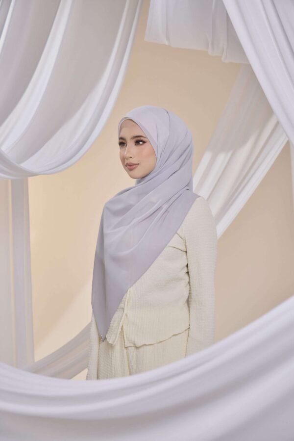 Qalbu Shawl in Dusty Silver