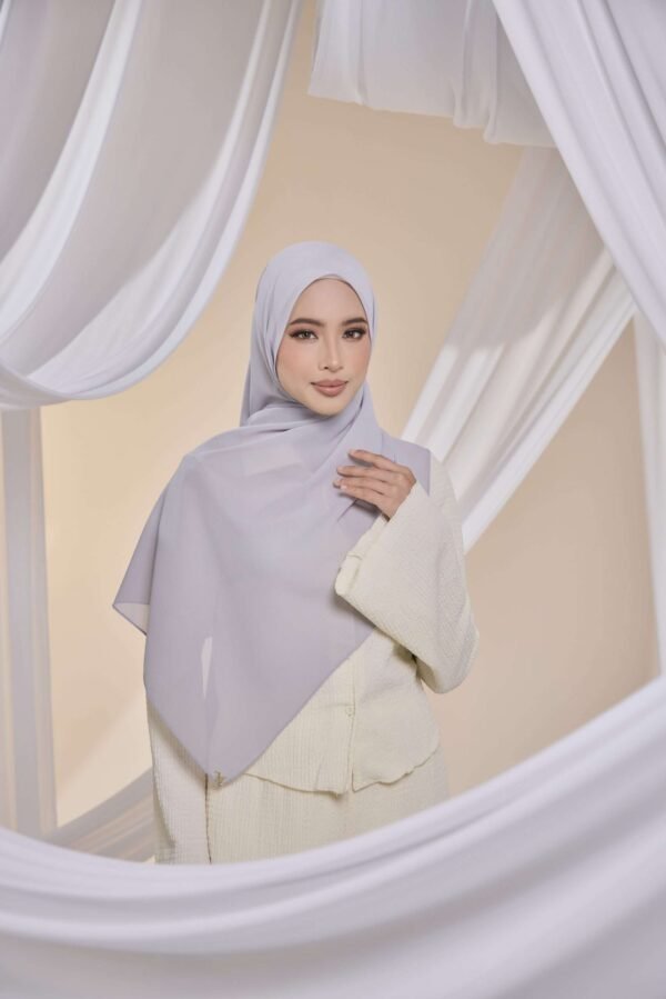 Qalbu Shawl in Dusty Silver