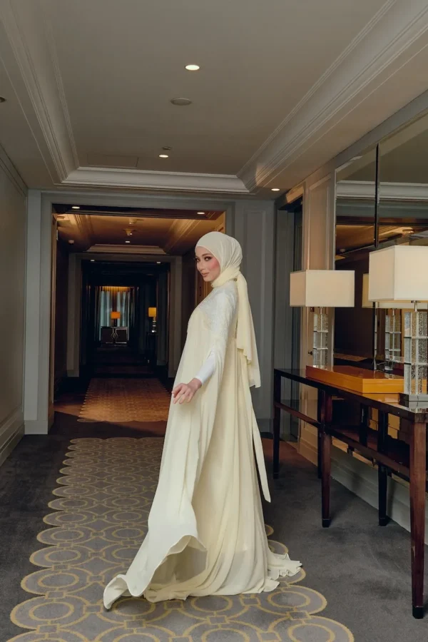 Amber Series in Creamy White