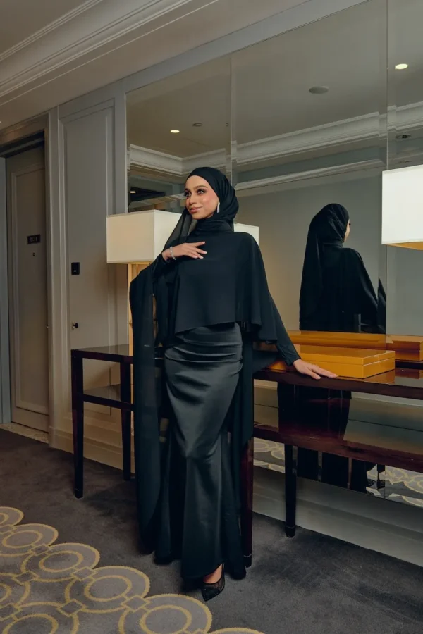 Lyla In Classic Black