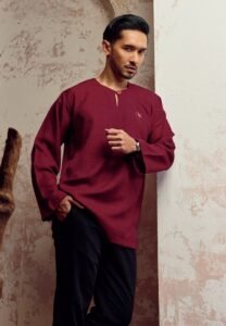 KURTA MALEEQ IN DEEP MAROON
