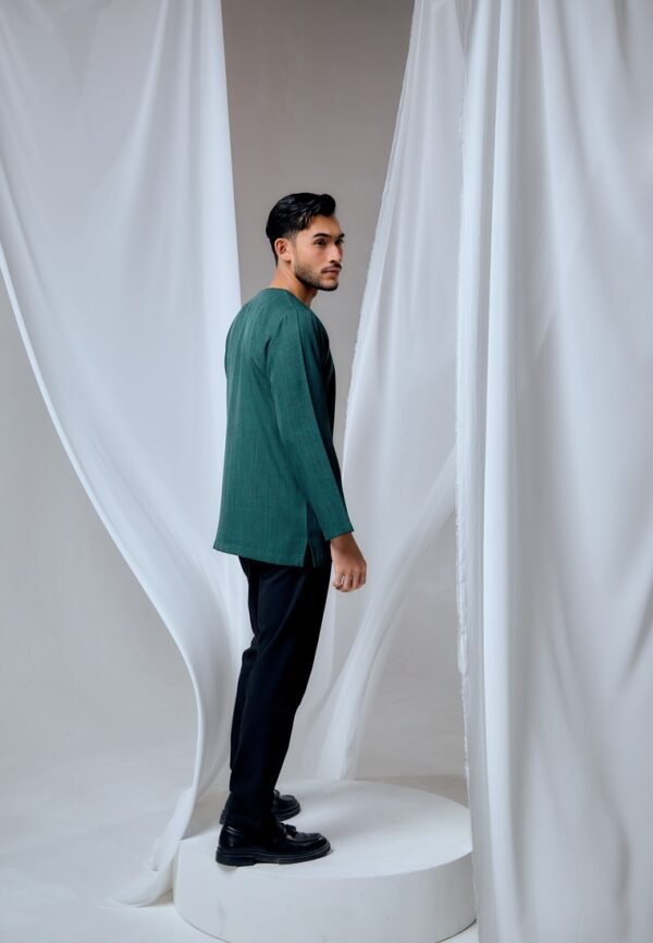 MAYANGBYANNTSYA0056518 KURTA MALEEQ IN EMERALD GREEN