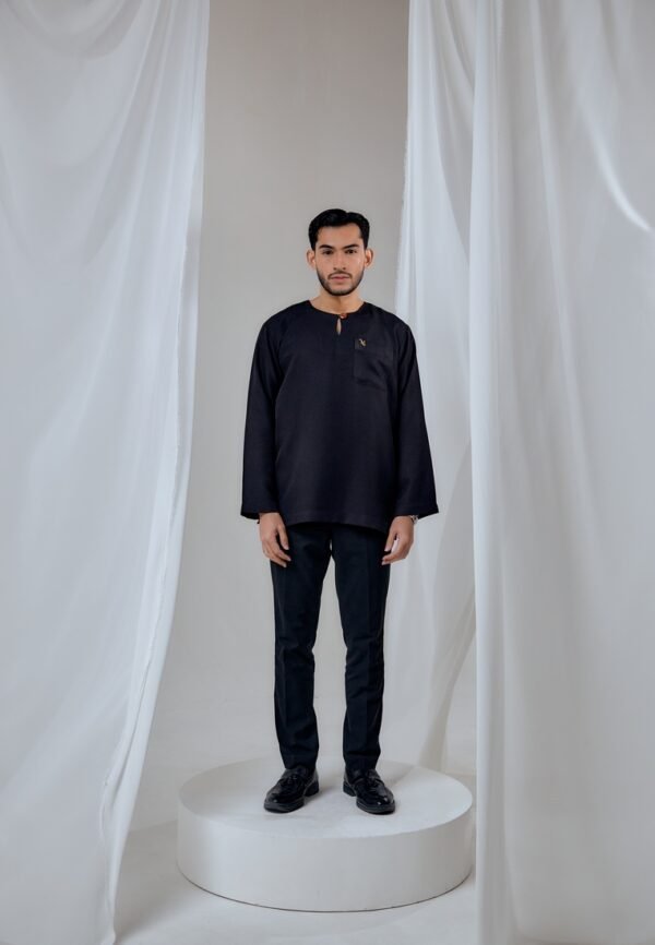MAYANGBYANNTSYA007925 KURTA MALEEQ IN CLASSIC BLACK