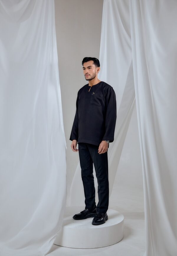 MAYANGBYANNTSYA008026 KURTA MALEEQ IN CLASSIC BLACK