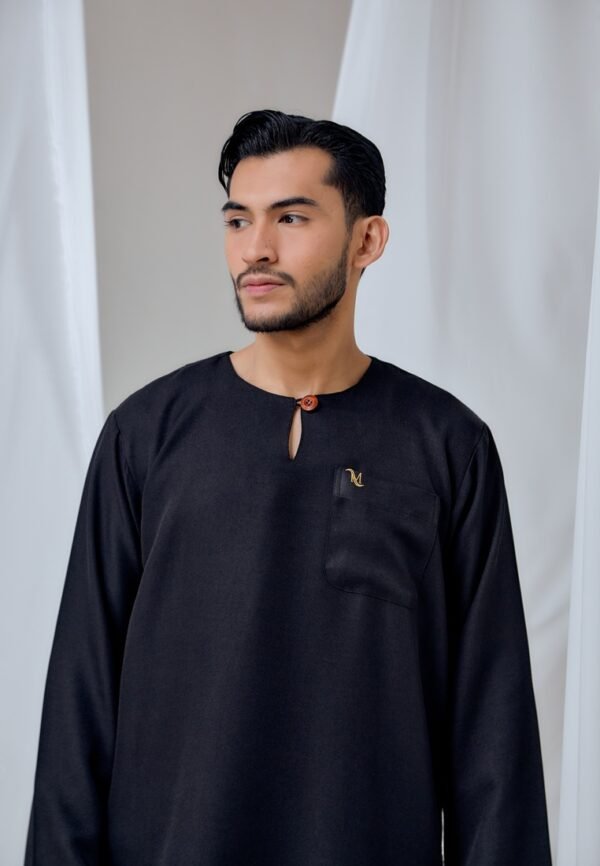 MAYANGBYANNTSYA010450 KURTA MALEEQ IN CLASSIC BLACK