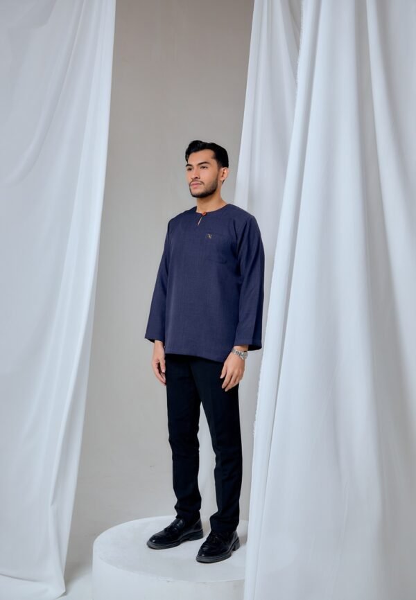 KURTA MALEEQ IN MIDNIGHT BLUE