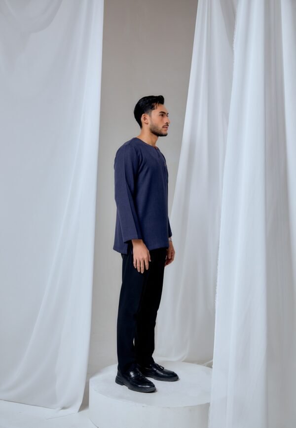 KURTA MALEEQ IN MIDNIGHT BLUE