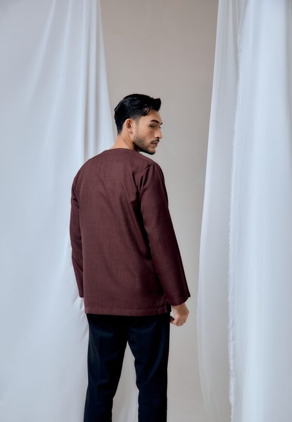 MAYANGBYANNTSYA03431352 KURTA MALEEQ IN DARK BROWN