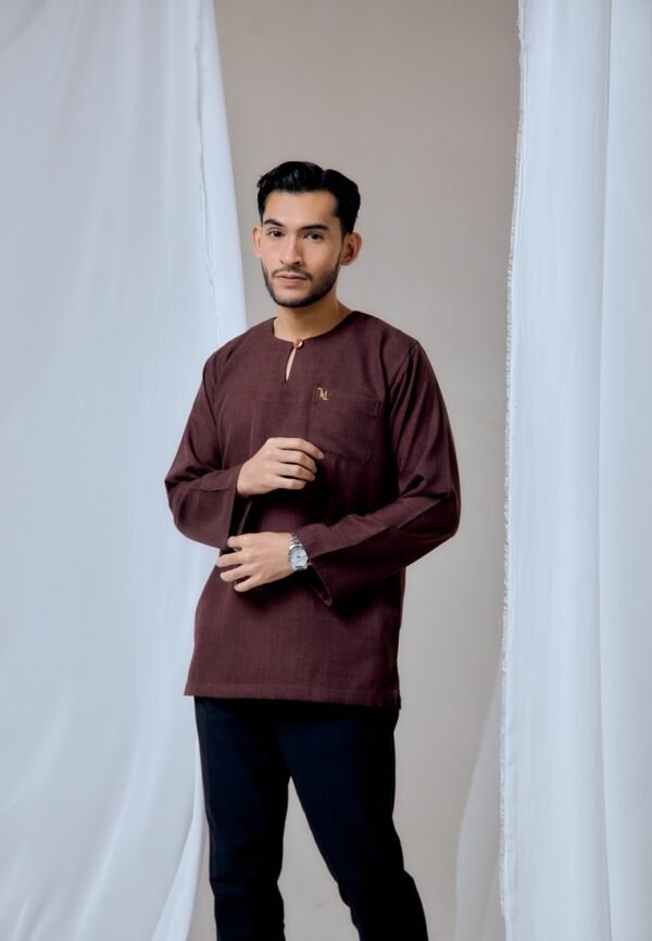 MAYANGBYANNTSYA03491358 KURTA MALEEQ IN DARK BROWN