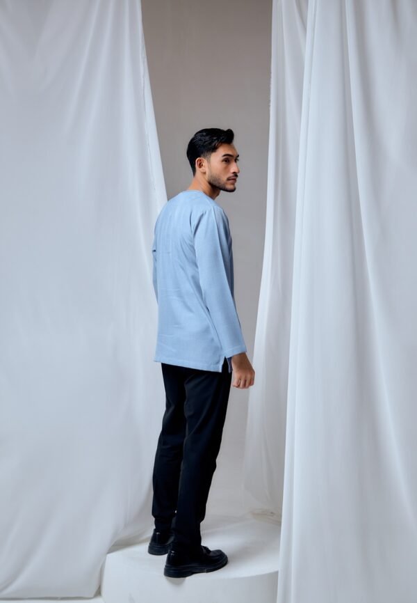 KURTA MALEEQ IN ASH BLUE