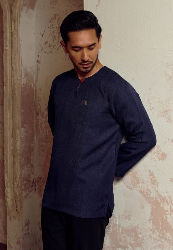 KURTA MALEEQ IN MIDNIGHT BLUE